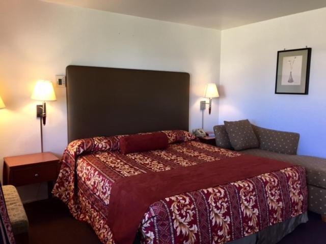 Maple Inn And Suites Los Banos Εξωτερικό φωτογραφία