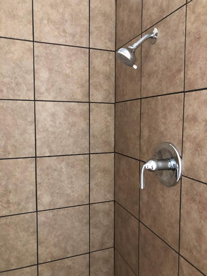 Maple Inn And Suites Los Banos Εξωτερικό φωτογραφία
