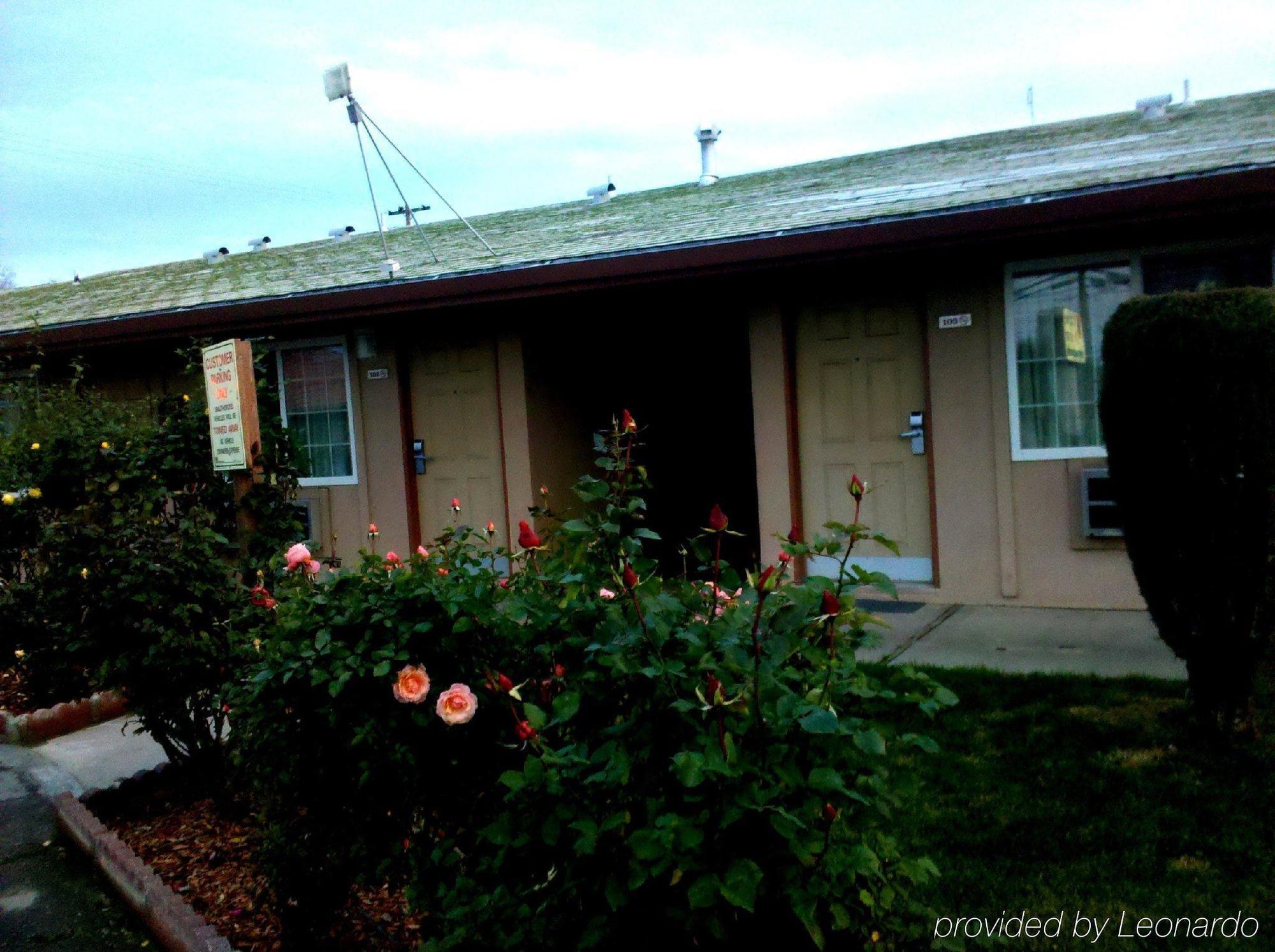 Maple Inn And Suites Los Banos Εξωτερικό φωτογραφία