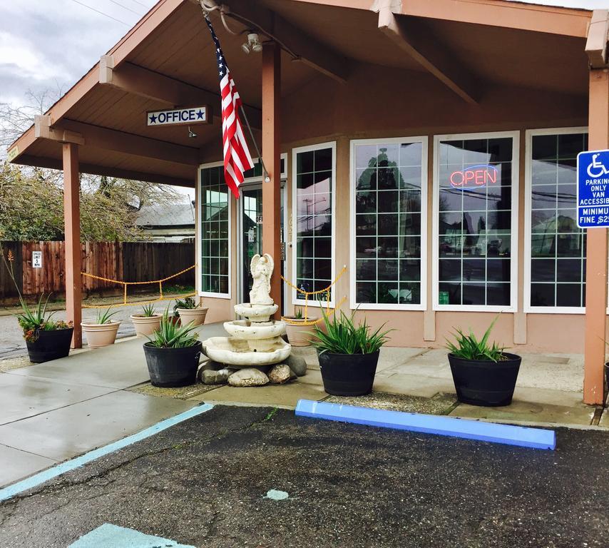 Maple Inn And Suites Los Banos Εξωτερικό φωτογραφία