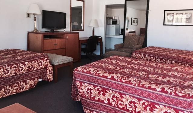 Maple Inn And Suites Los Banos Εξωτερικό φωτογραφία
