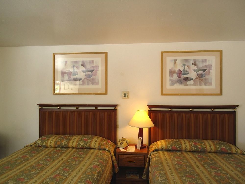 Maple Inn And Suites Los Banos Εξωτερικό φωτογραφία